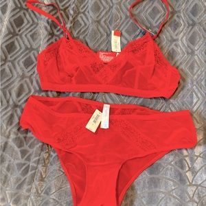 Gap Body NWT lace bralette and panties.